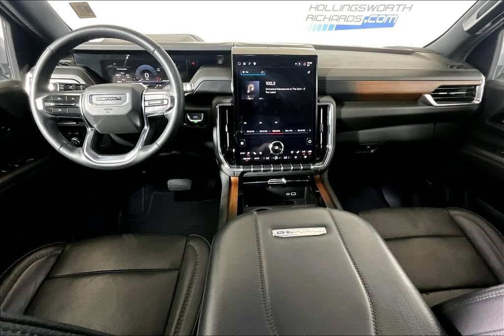 Used 2025 GMC Yukon Denali AWD/4WD image 11