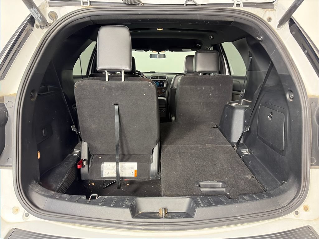 Certified 2018 Ford Explorer XLT w/ Equipment Group 202A AWD/4WD image 27