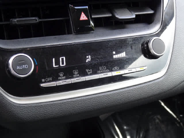 Used 2025 Toyota Corolla LE FWD image 27