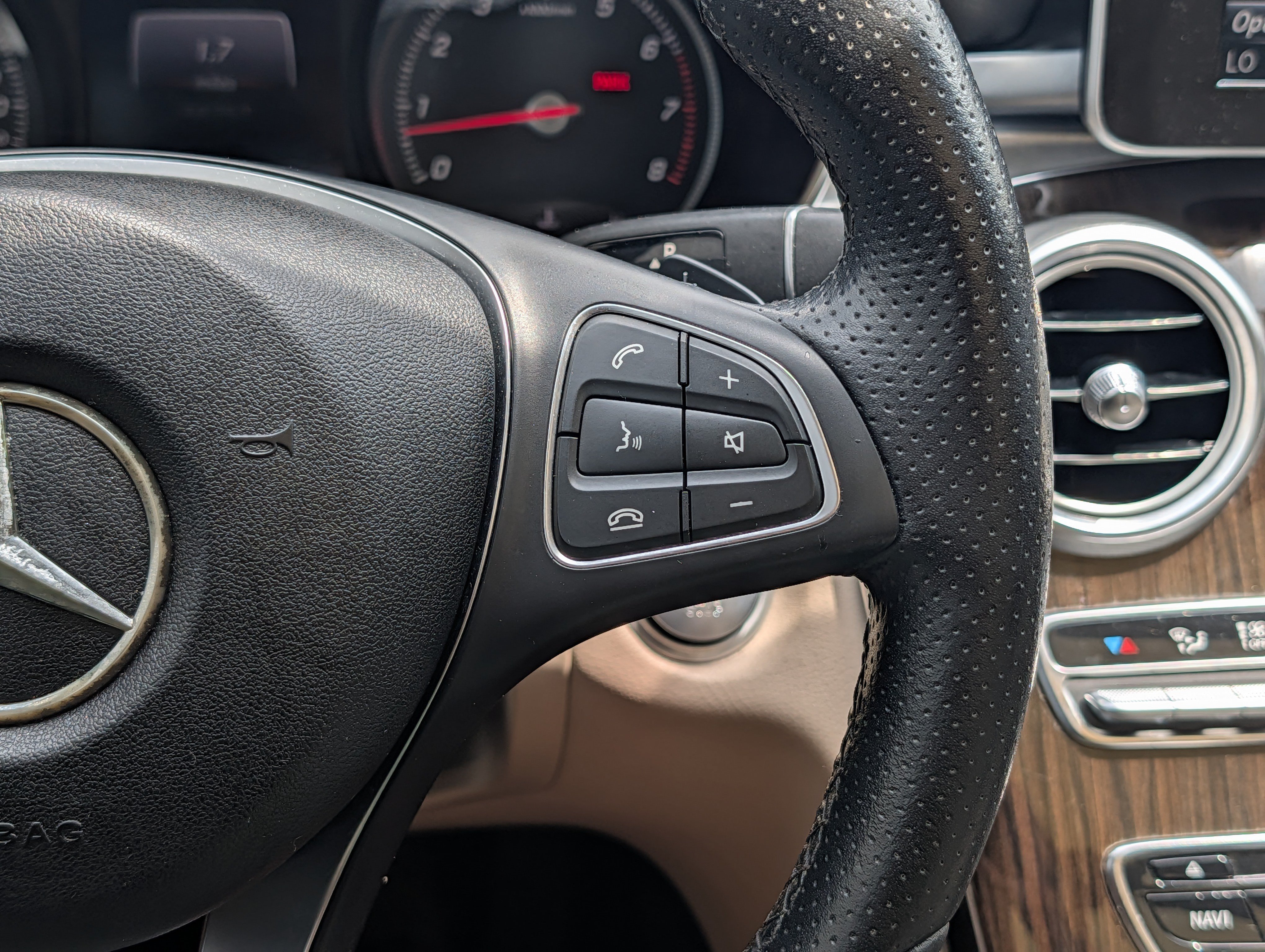 Used 2018 Mercedes-Benz C 300 Sedan image 26