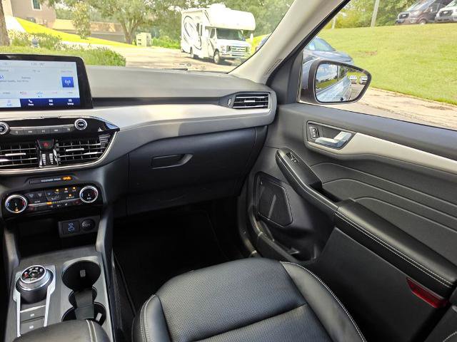 Certified 2022 Ford Escape SEL FWD image 18