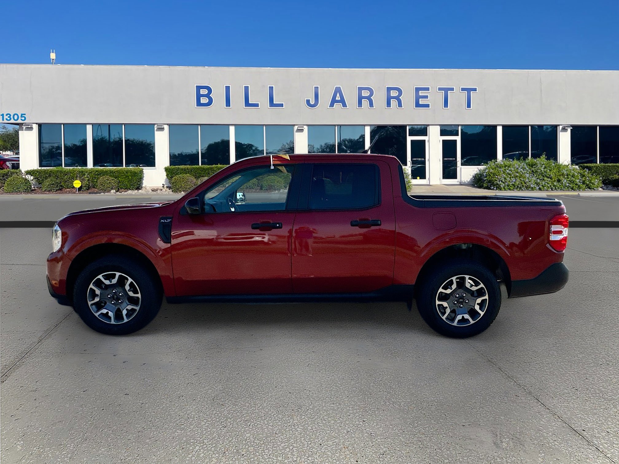 Certified 2024 Ford Maverick XLT w/ XLT Luxury Package image 2