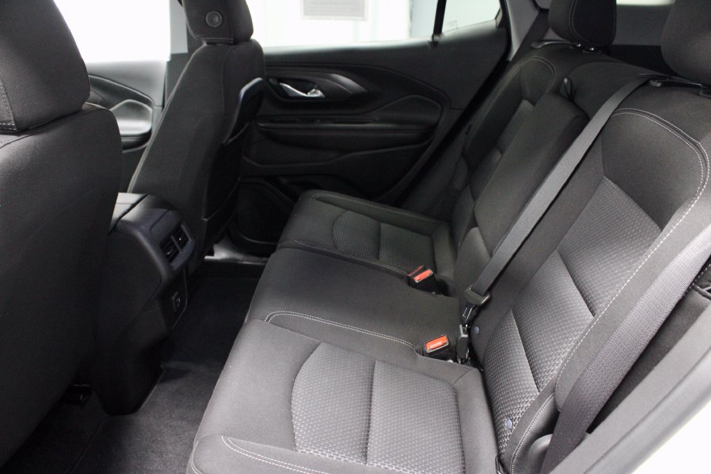 Used 2024 GMC Terrain SLE w/ Driver Convenience Package FWD image 22