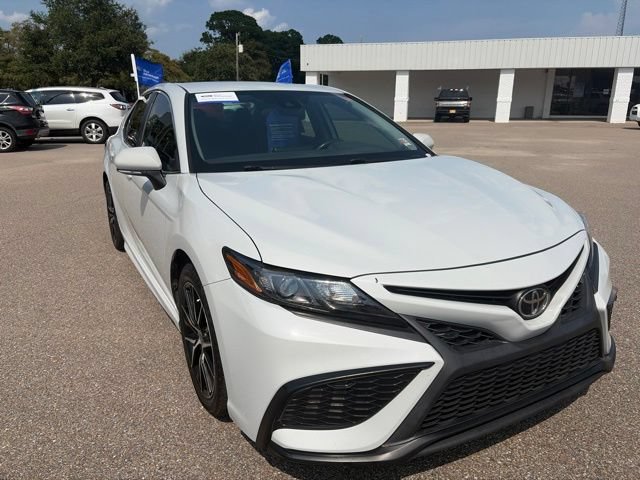 Used 2022 Toyota Camry SE FWD image 2