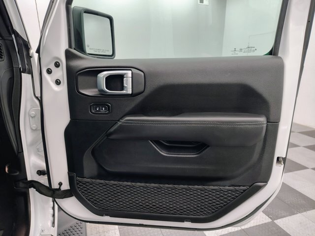 Used 2021 Jeep Wrangler Unlimited Sahara w/ Uconnect 4C Nav & Sound Group AWD/4WD image 25