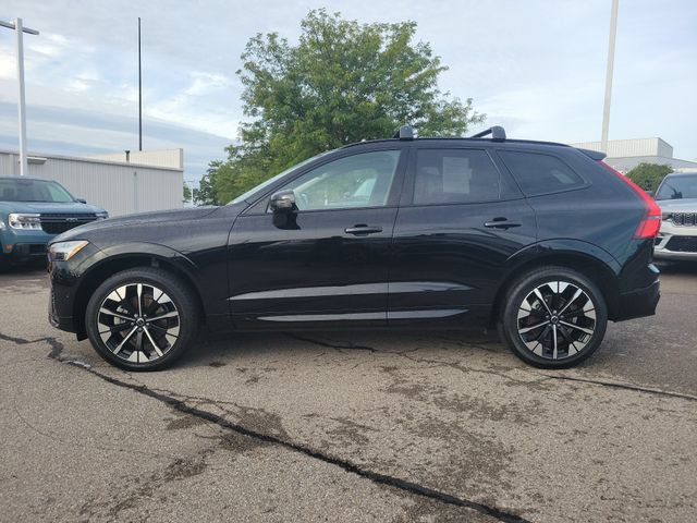 Used 2026 Volvo XC60 B5 Plus w/ Protection Package Premier AWD/4WD image 2