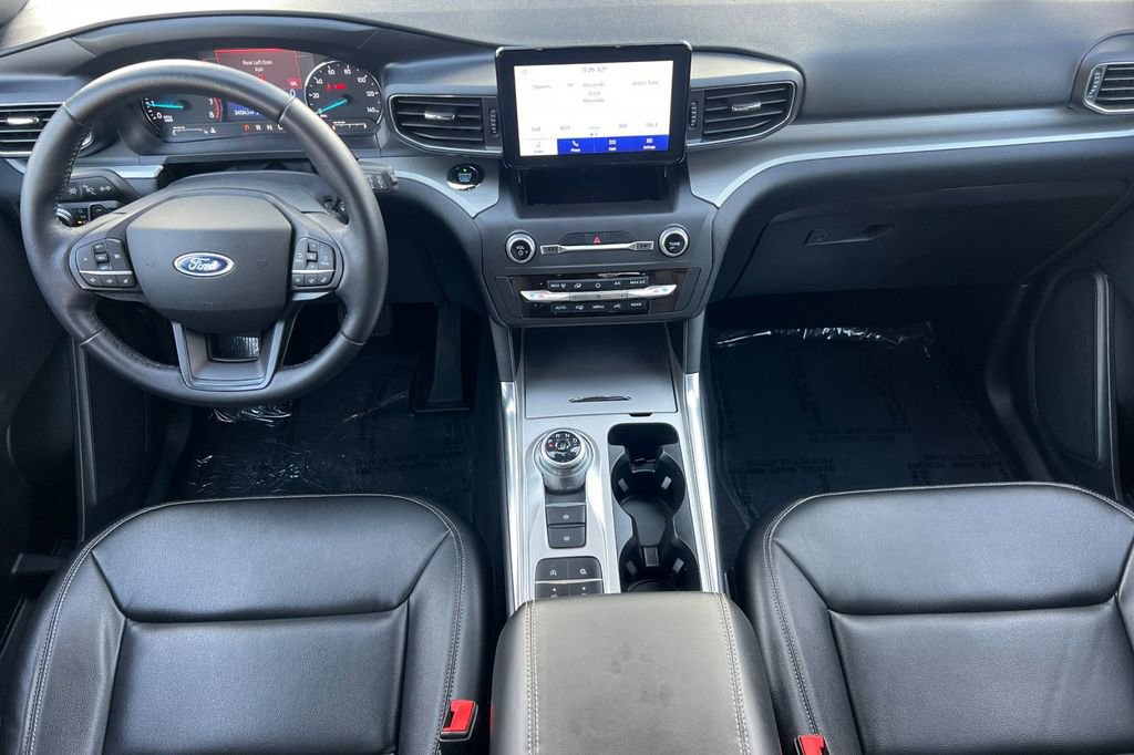 Certified 2020 Ford Explorer XLT w/ Equipment Group 202A image 15