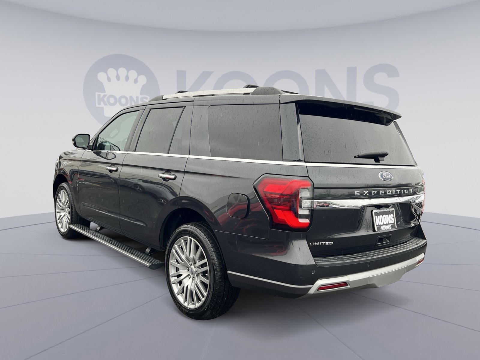 Certified 2024 Ford Expedition Limited image 3