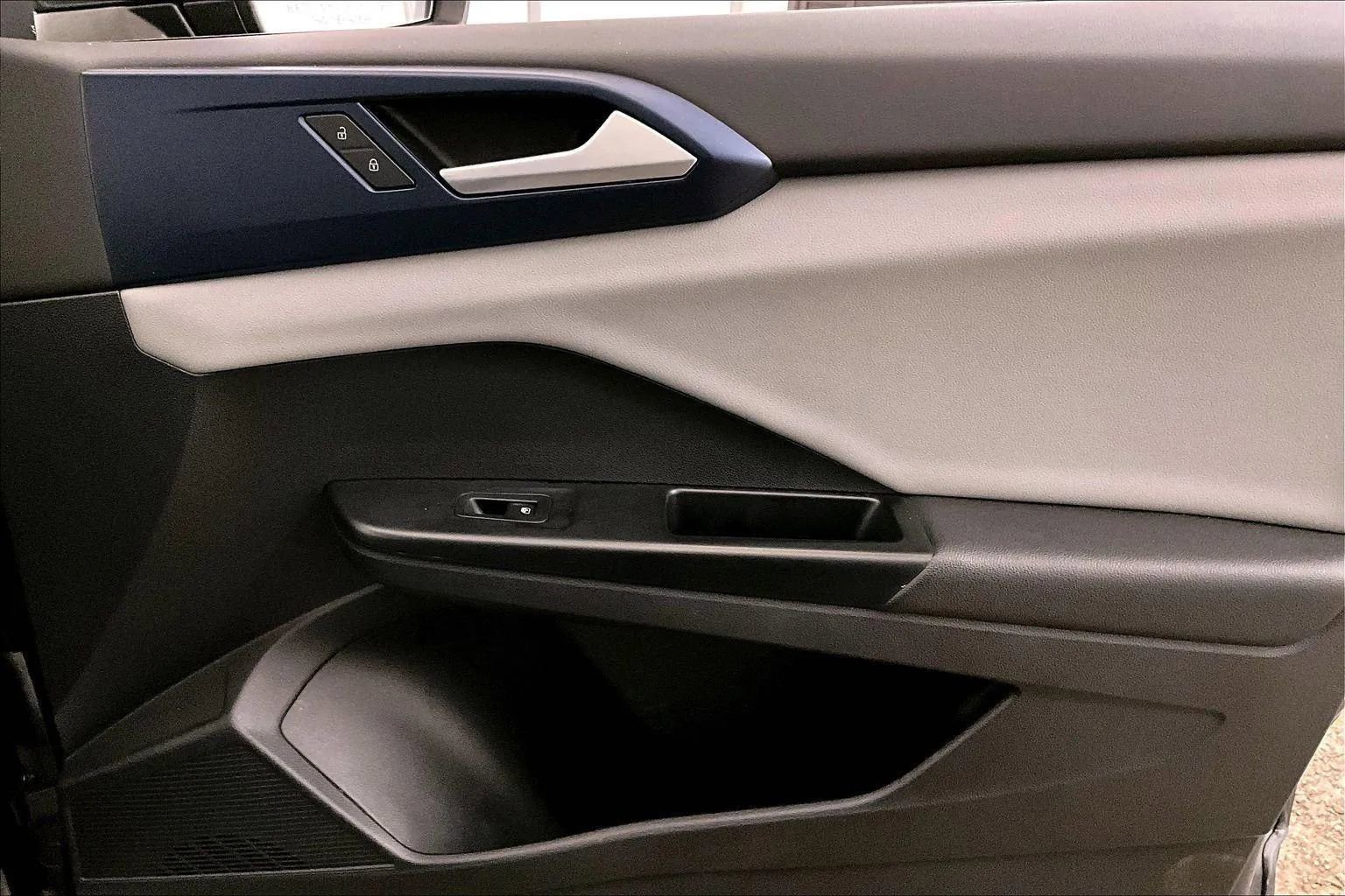 Used 2022 Volkswagen Taos SE image 23