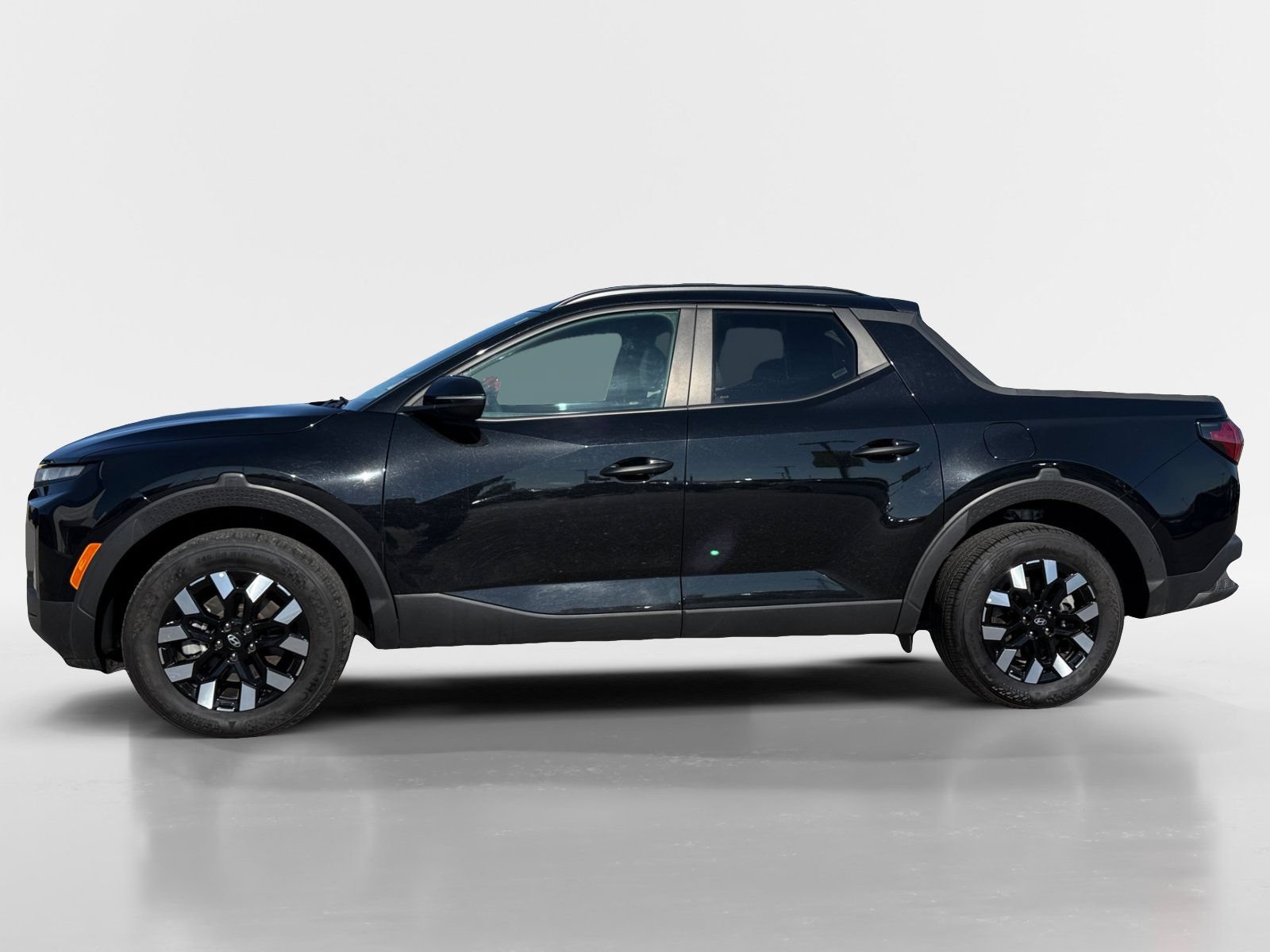 Used 2025 Hyundai Santa Cruz SEL AWD/4WD image 2
