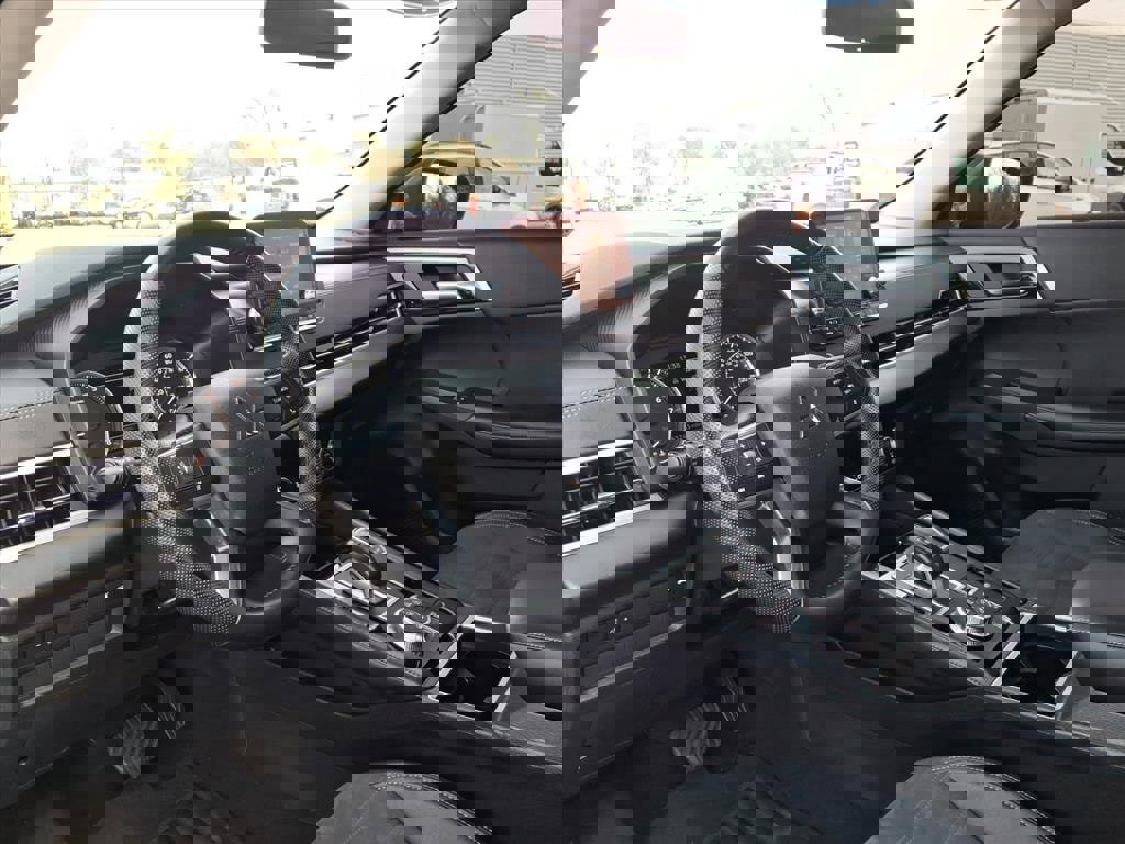 Used 2023 Mitsubishi Outlander SE image 10