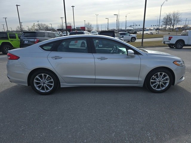 Certified 2017 Ford Fusion SE w/ Fusion SE Technology Package image 2