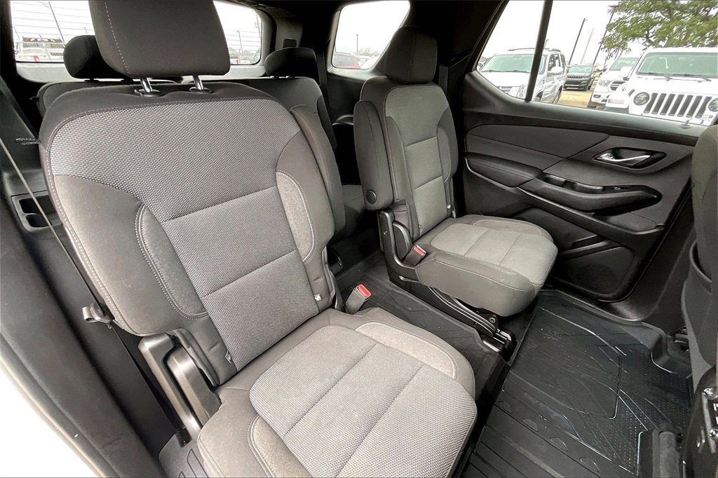 Used 2023 Chevrolet Traverse LT image 22