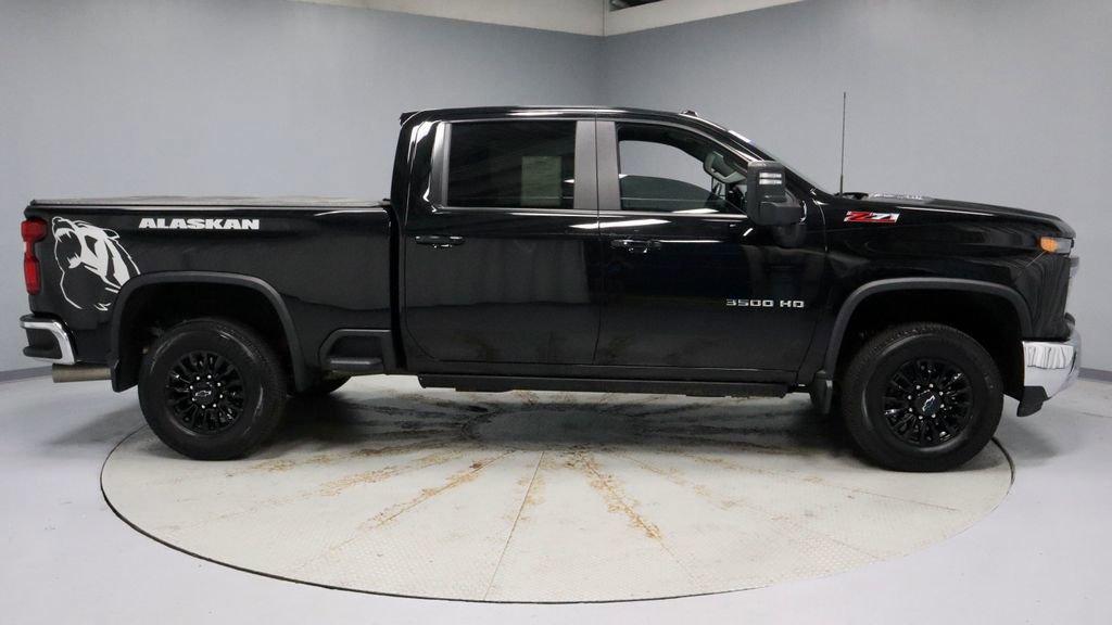Used 2025 Chevrolet Silverado 3500 LT AWD/4WD image 13