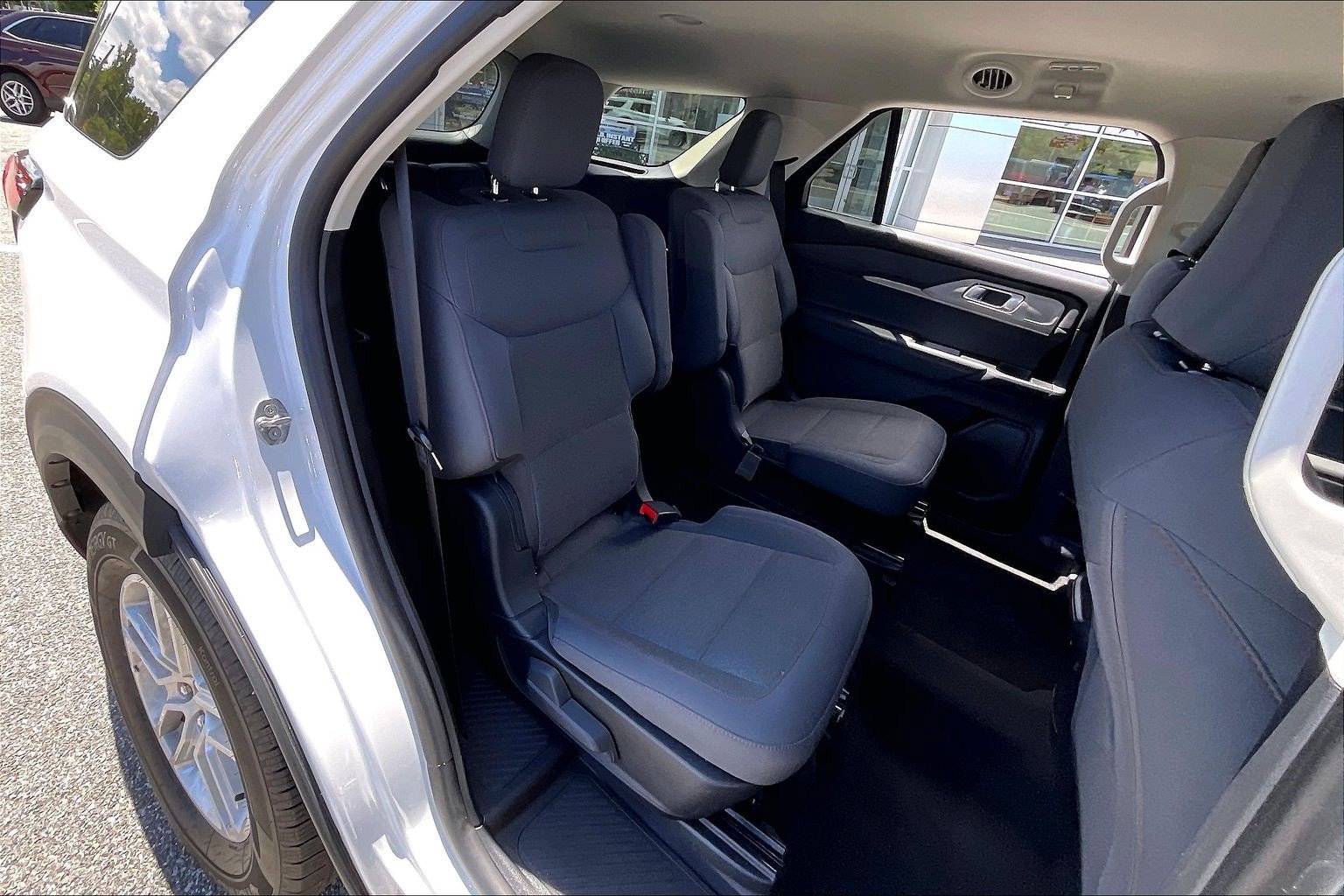 Certified 2025 Ford Explorer Active RWD image 25