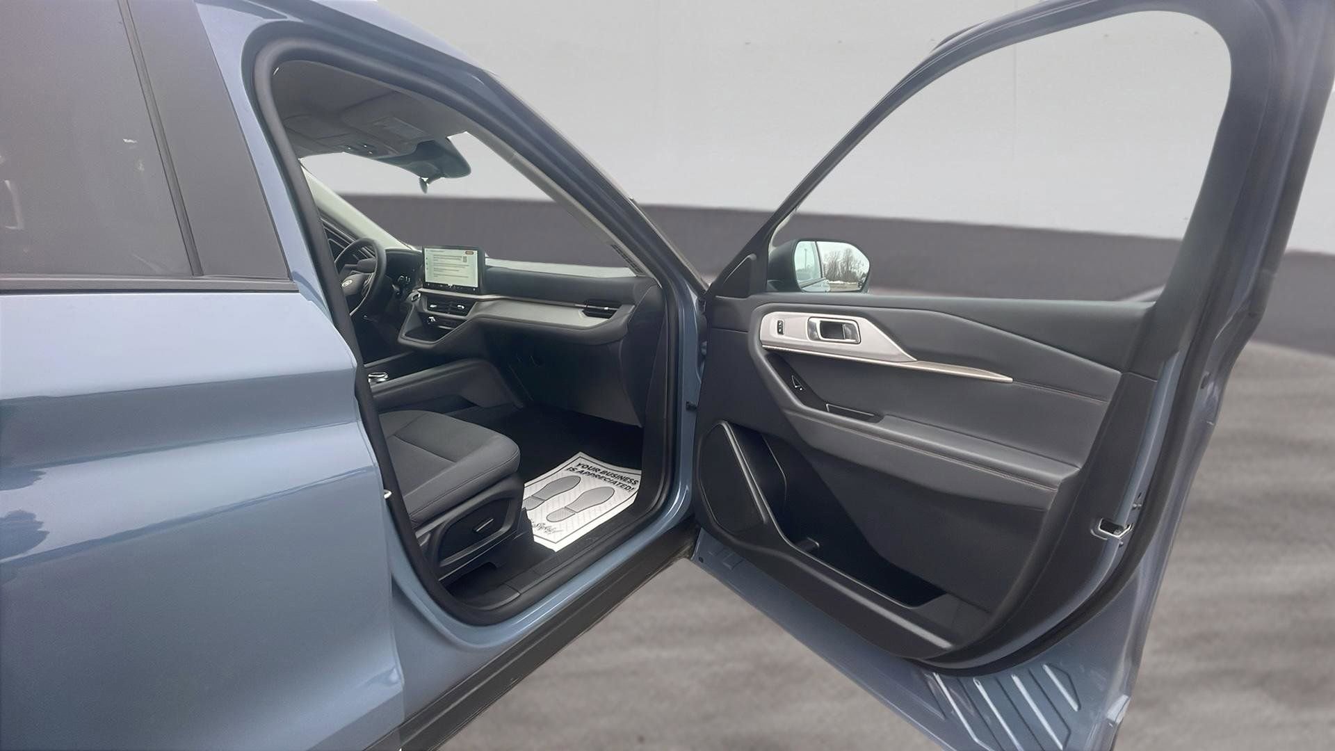 Certified 2025 Ford Explorer Active AWD/4WD image 16