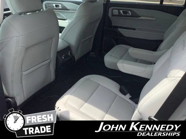 Certified 2025 Ford Explorer Platinum w/ LUX Leather Package AWD/4WD image 30