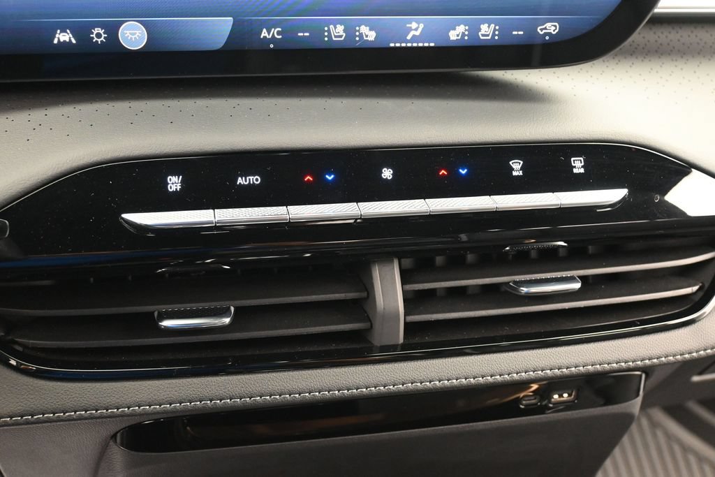 Used 2026 Buick Enclave Avenir w/ Super Cruise Package AWD/4WD image 10