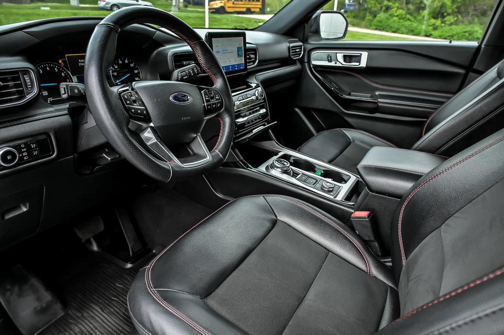 Certified 2023 Ford Explorer ST-Line AWD/4WD image 14