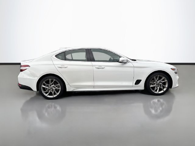 Used 2022 Genesis G70 2.0T RWD image 4