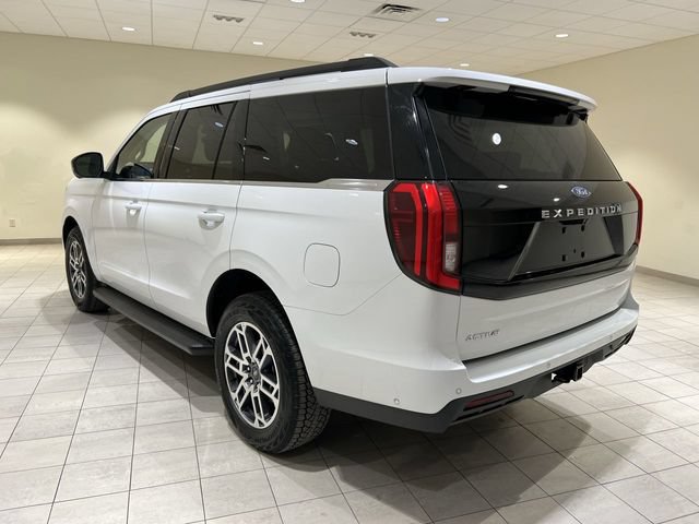 Certified 2025 Ford Expedition Active AWD/4WD image 3