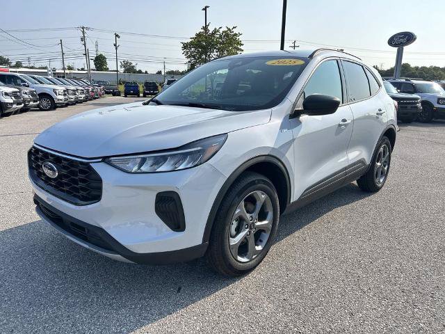 Certified 2025 Ford Escape ST-Line AWD/4WD image 8
