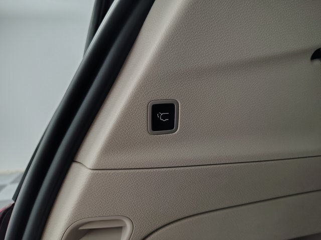 Used 2024 Chrysler Pacifica Touring-L FWD image 18