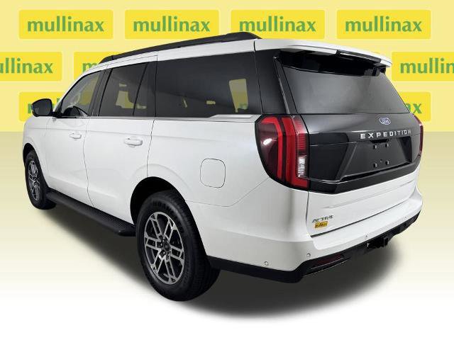 Certified 2025 Ford Expedition Active image 3