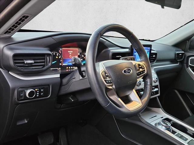Certified 2023 Ford Explorer XLT image 9