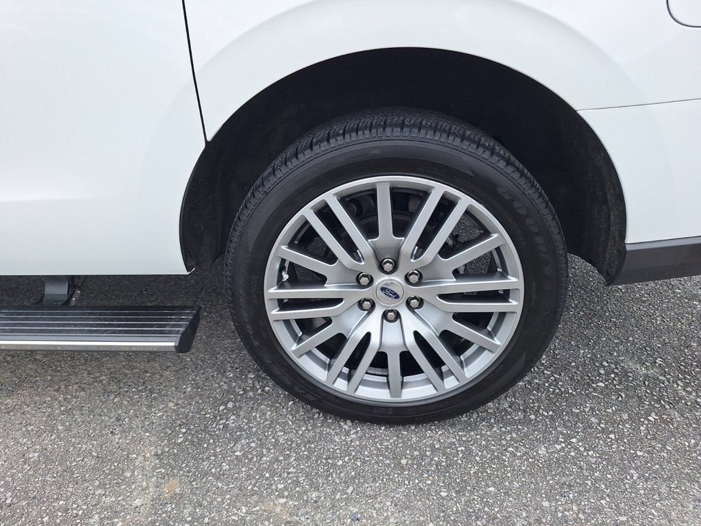 Certified 2022 Ford Expedition Max Limited RWD image 24