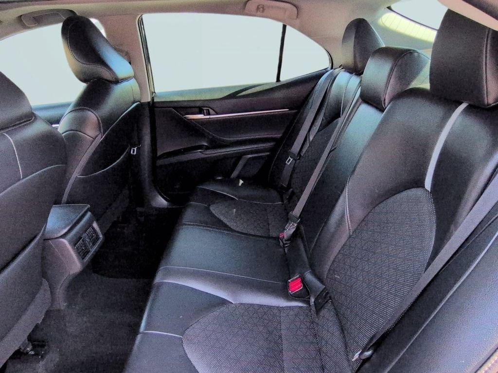 Used 2018 Toyota Camry XSE FWD image 23