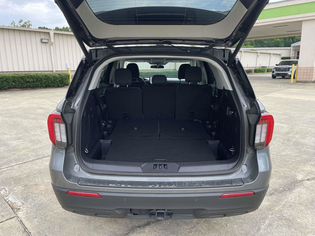 Certified 2025 Ford Explorer Active RWD image 10