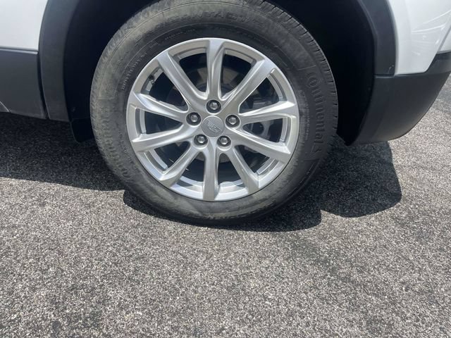 Used 2023 Cadillac XT4 Luxury w/ Cold Weather Package FWD image 11