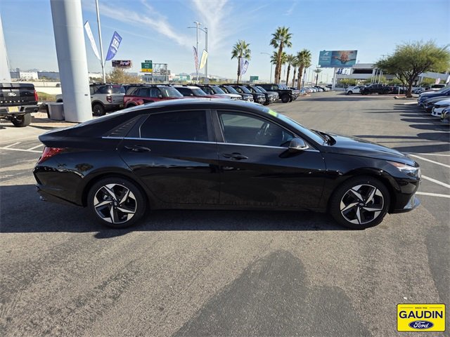 Used 2023 Hyundai Elantra Limited w/ Preferred Accessory Package image 8