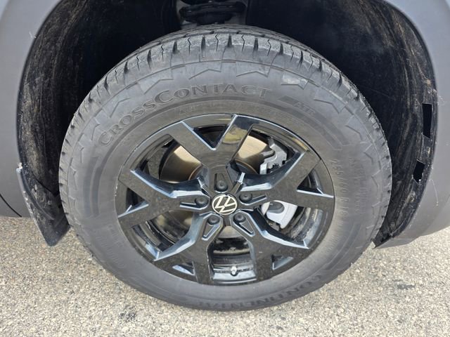 Used 2025 Volkswagen Atlas Peak Edition SE AWD/4WD image 6