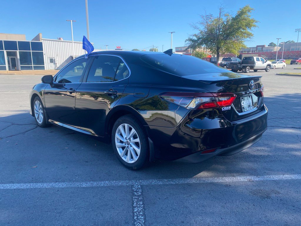Used 2023 Toyota Camry LE FWD image 5