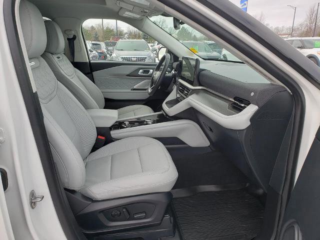 Certified 2025 Ford Explorer Platinum w/ Ultimate Package image 20