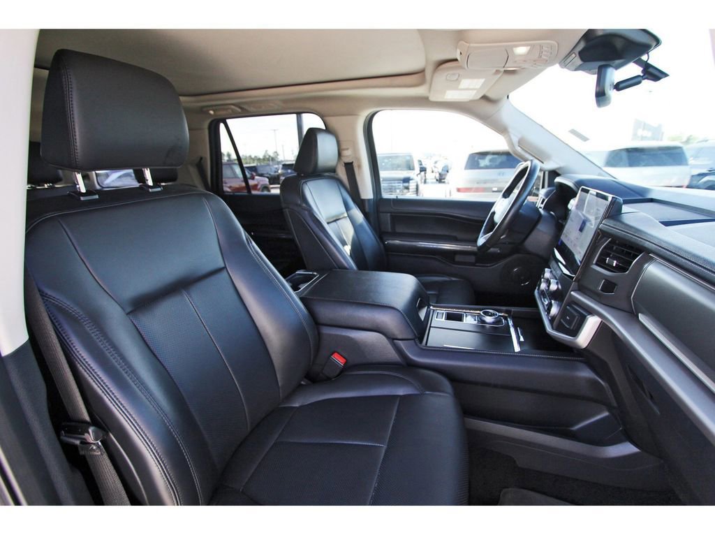 Certified 2022 Ford Expedition XLT RWD image 30