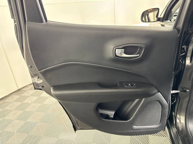 Used 2018 Jeep Compass Latitude w/ Popular Equipment Group AWD/4WD image 21
