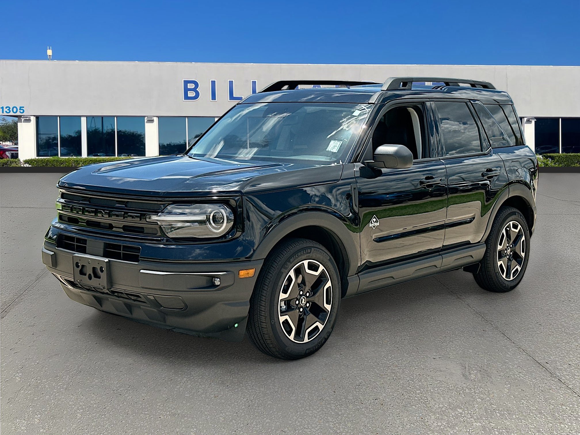 Certified 2023 Ford Bronco Sport Outer Banks w/ Tech Package AWD/4WD image 3