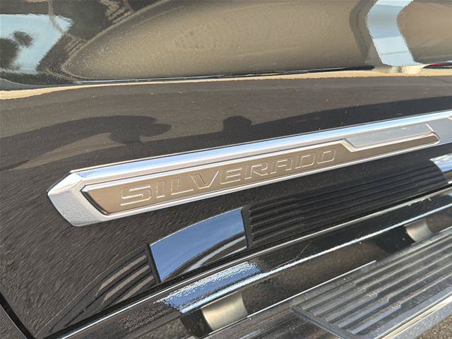 Used 2022 Chevrolet Silverado 1500 High Country w/ High Country Premium Package AWD/4WD image 10