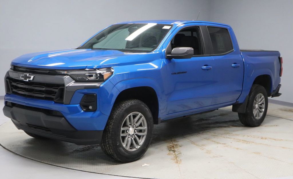 Used 2024 Chevrolet Colorado LT w/ LT Convenience Package III RWD image 4