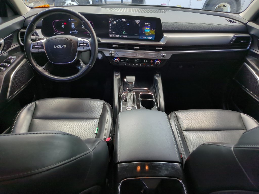 Used 2023 Kia Telluride S FWD image 19