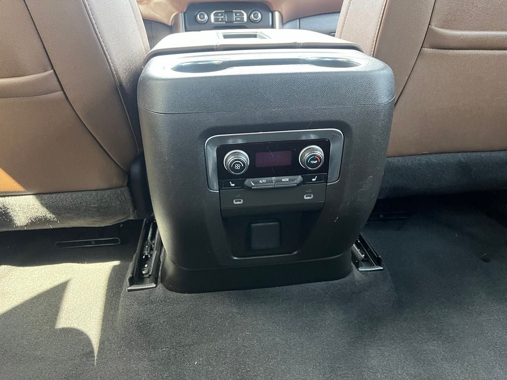 Used 2023 Chevrolet Tahoe High Country AWD/4WD image 15
