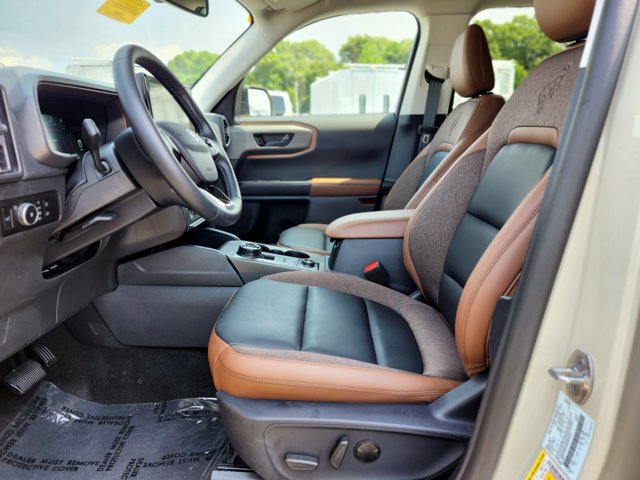 Certified 2025 Ford Bronco Sport Outer Banks w/ Outer Banks Tech Package+ AWD/4WD image 18