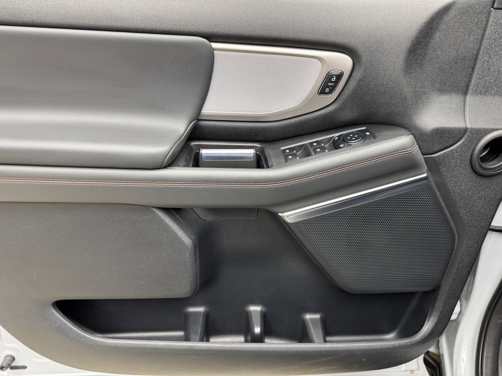 Certified 2025 Ford Expedition Active AWD/4WD image 10