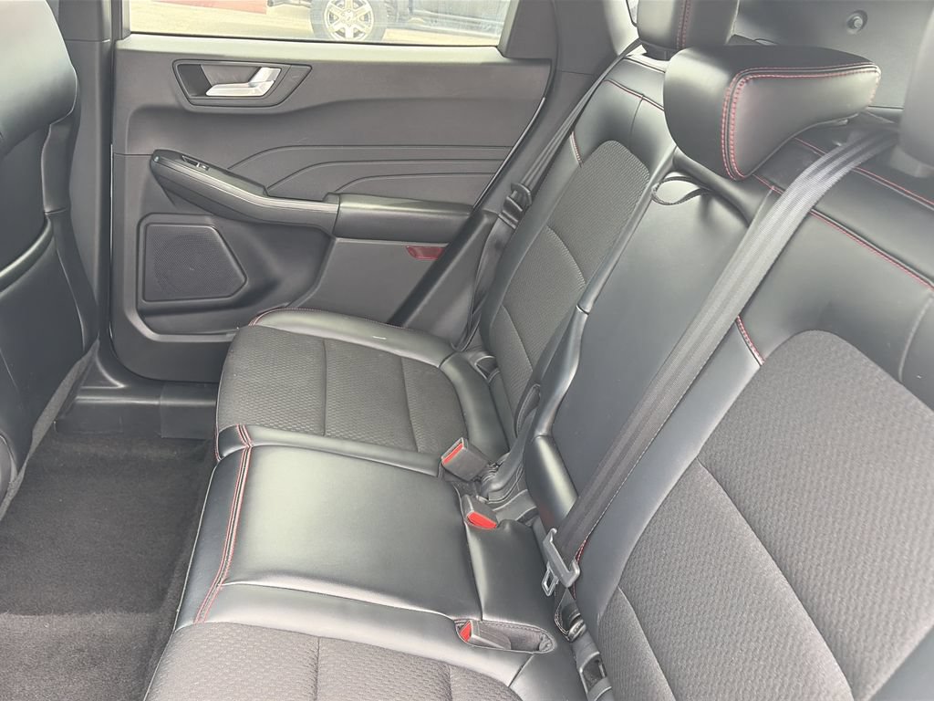 Certified 2025 Ford Escape ST-Line FWD image 29