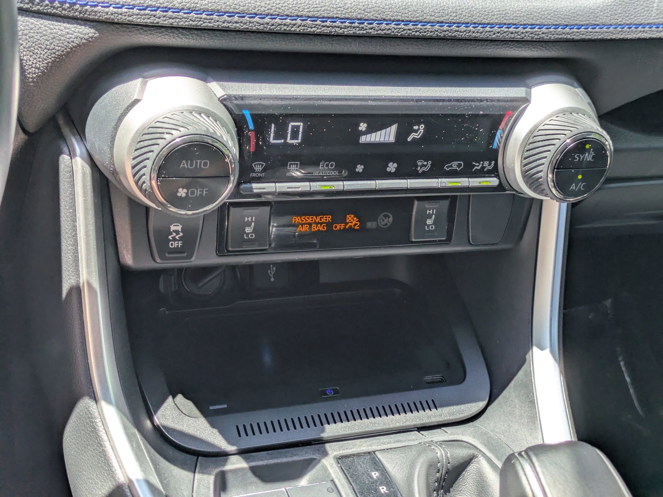 Used 2020 Toyota RAV4 XSE w/ XSE Grade Weather Package AWD/4WD image 21