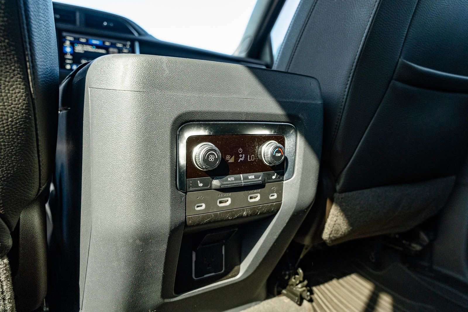Used 2021 GMC Yukon Denali w/ Denali Premium Package RWD image 25