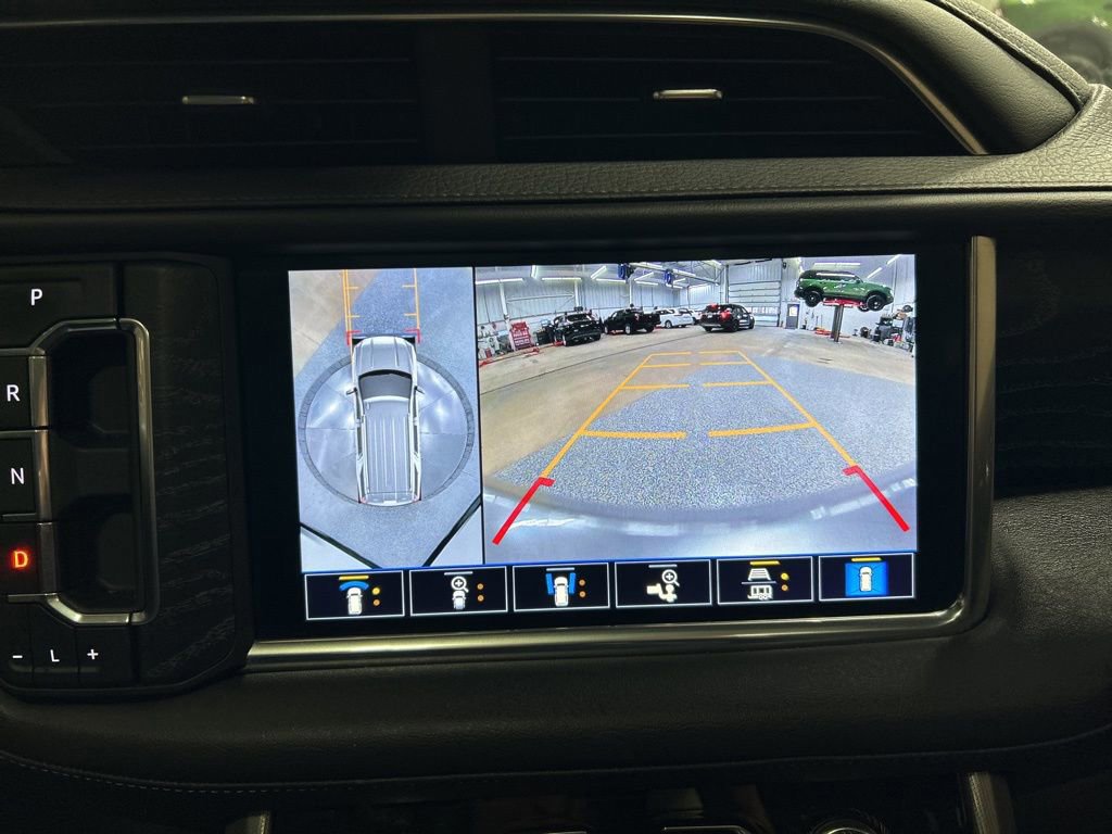 Used 2021 GMC Yukon Denali w/ Denali Premium Package image 22